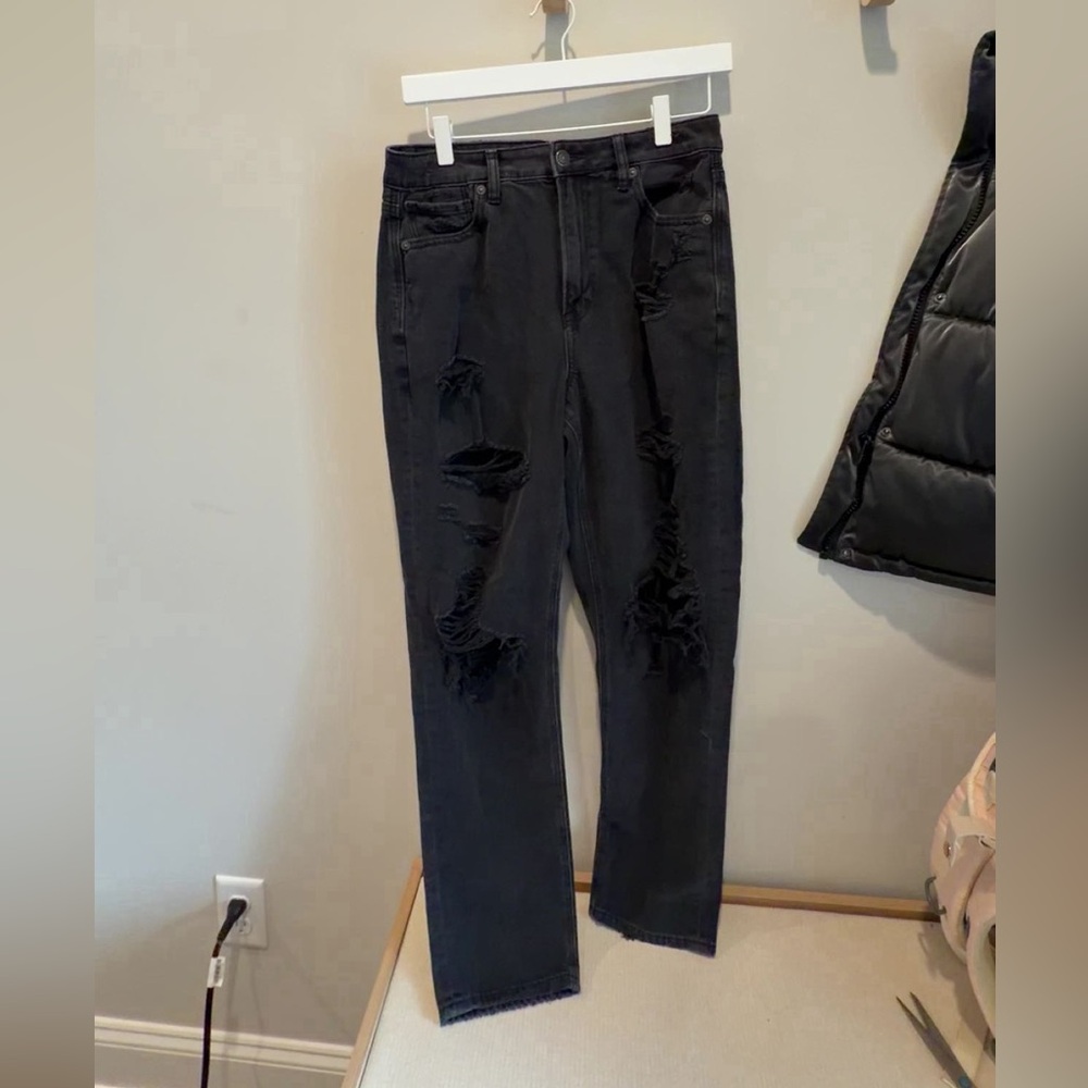 American Eagle Outfitters Black Distressed High Rise Jeans